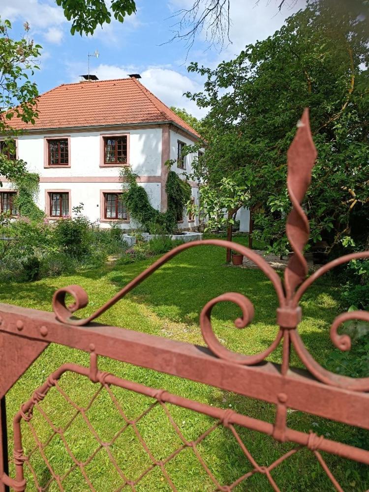 Ubytovani Pod Jilmem Zar Exteriör bild